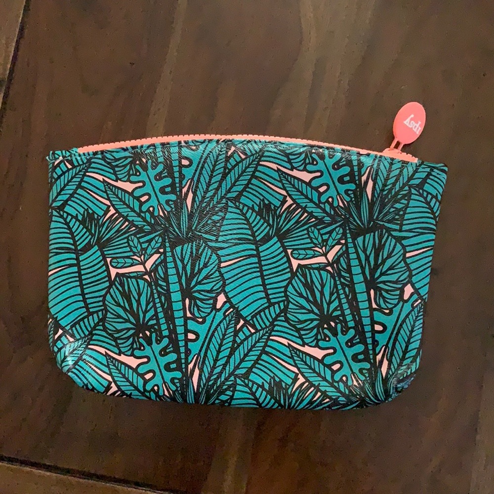 NWOT Ipsy Glam Bag